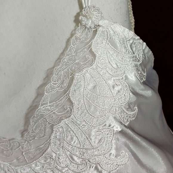 MADISON STUDIOS LINGERIE - Picture 5 of 16